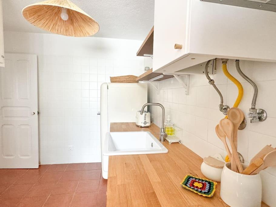 Costa Inn Beach House With Pool By Homeful Homes コスタ・ダ・カパリカ エクステリア 写真